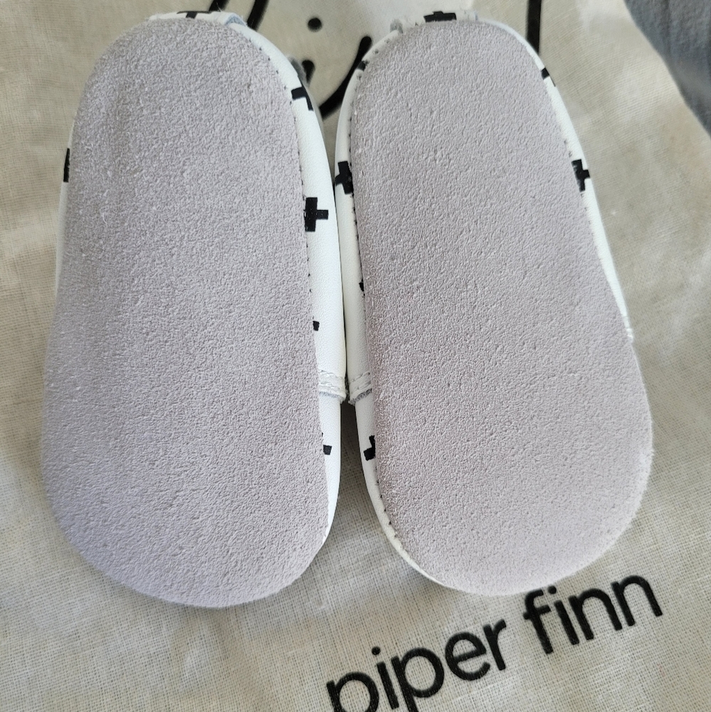 Softsole Oxfords - Picture 3 of 3